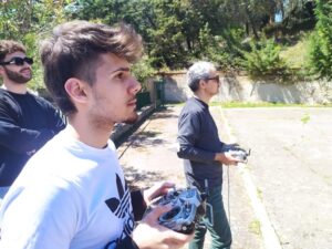 Alunni corso droni